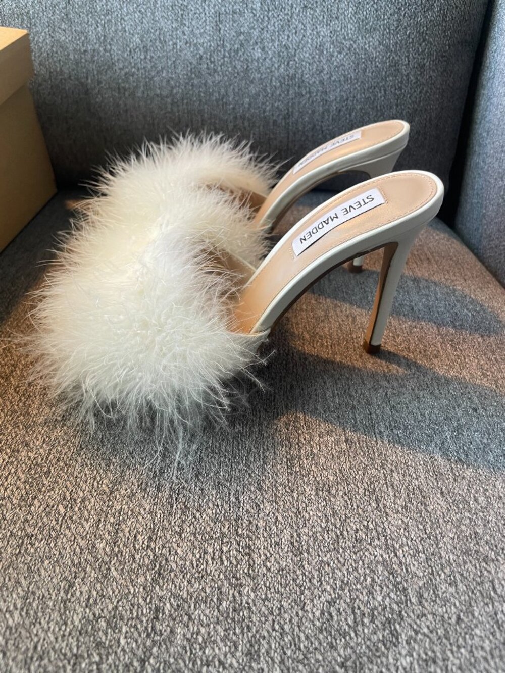 Steve Madden Fur Heels - Size 8 (BRAND NEW) - Picture 3 of 6